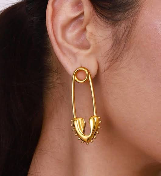 Zelda oversized gold safety pin earrings